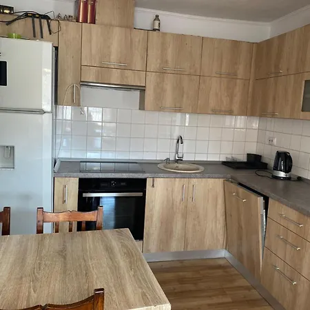 Hanga Apartment